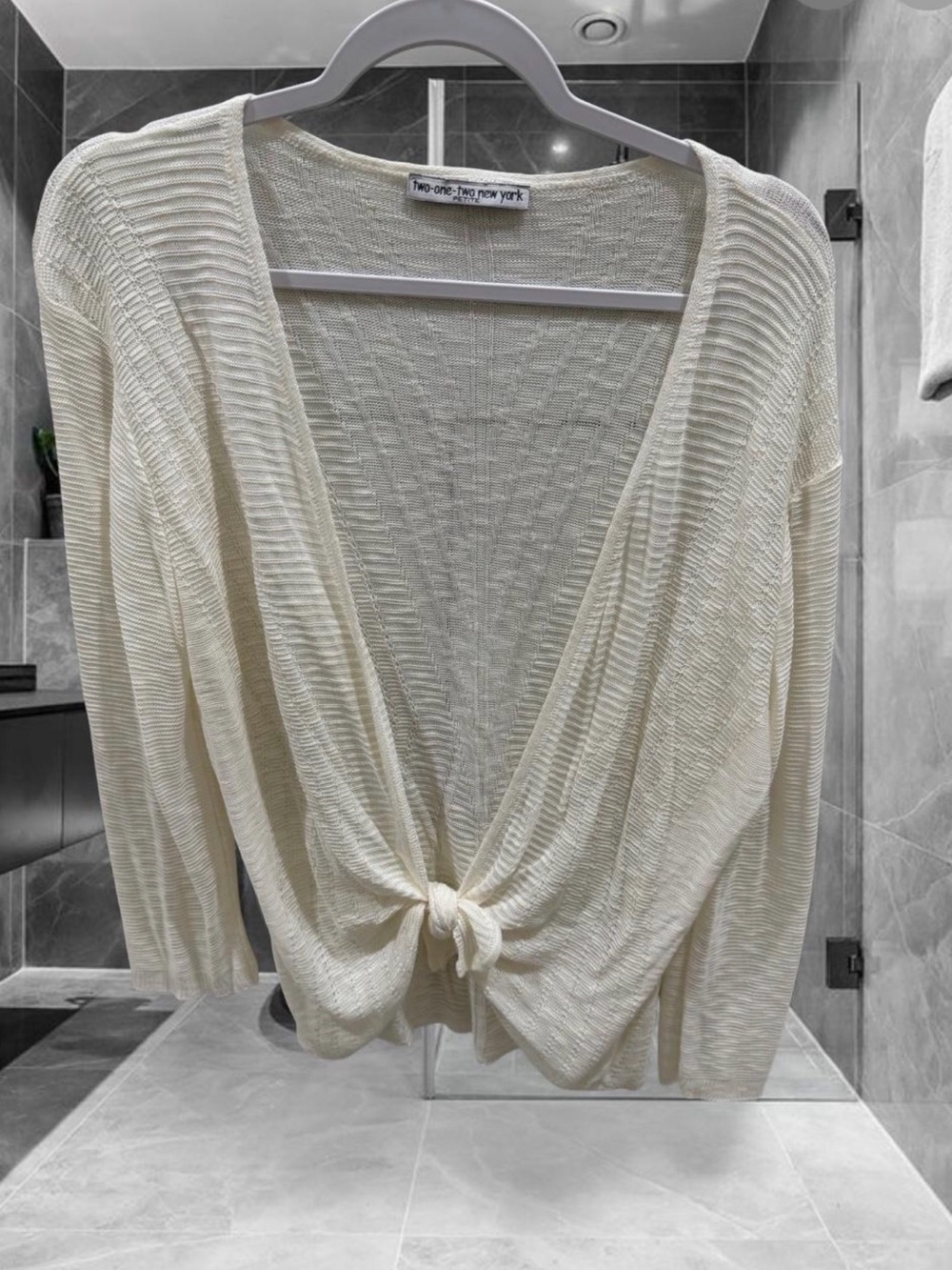 Two One New York Cream Knot-Front Women's cardigan Sweater Sz XL petite